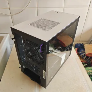 Caja de PC NZXT Blanca