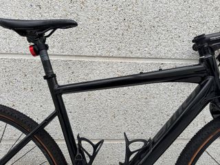 Megamo Jakar 30 (doble plato) color negro talla M