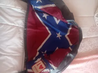 Cazadora de cuero negra con forro estampado