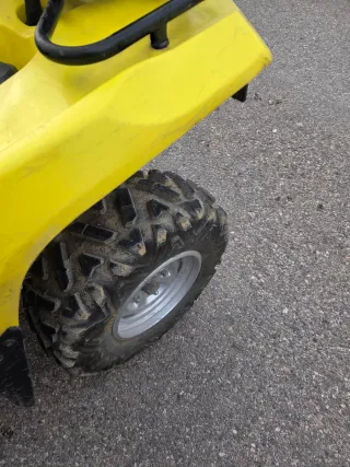 Se vende atv Suzuki Kingquad 700cc Quad Amarillo