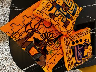 Cojines y tapices peruanos