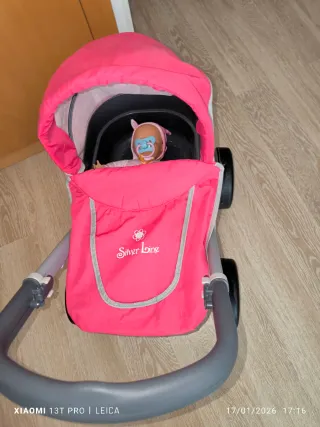 Carrito de muñecas rosa y gris