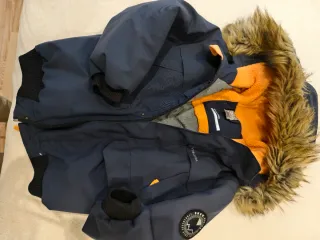 Cazadora Decathlon Talla 7-8