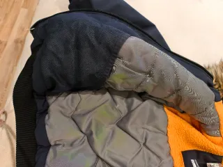 Cazadora Decathlon Talla 7-8