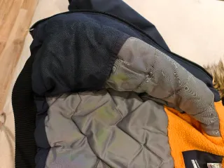 Cazadora Decathlon Talla 7-8