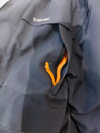 Cazadora Decathlon Talla 7-8