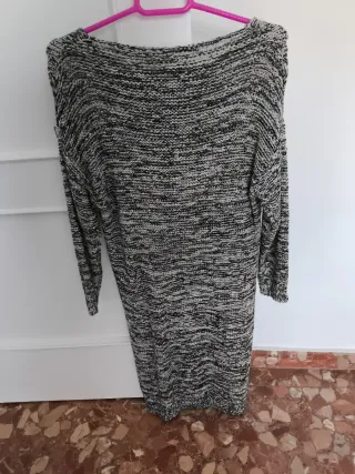 Vestido de punto con flecos