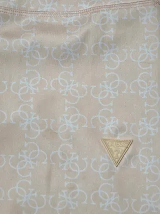 Mallas Guess rosas estampadas con logo