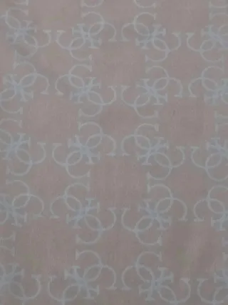 Mallas Guess rosas estampadas con logo