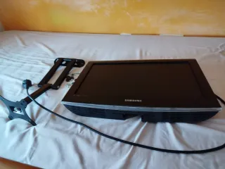 Televisor Samsung 15 con soporte