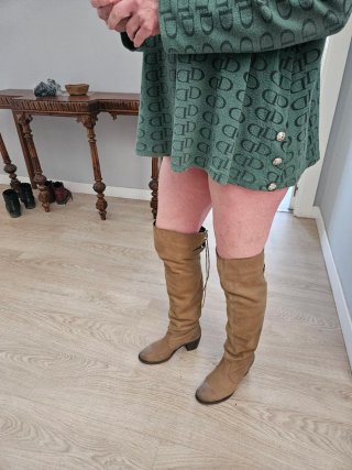 Botas altas de piel beige y marrón