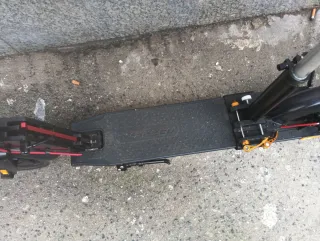 Patinete eléctrico con asiento