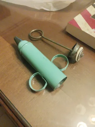 Jeringuilla antigua decoración glaseado