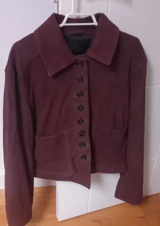 Chaqueta de ante marrón oscura, perfecto estado.