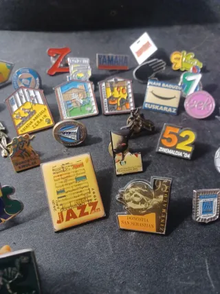 Lote 36 pines coleccionables