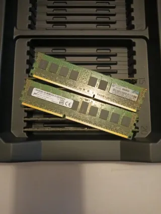 8 Módulos RAM 8GB PC3-12800R