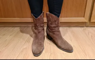 Botines ante tacón marrón