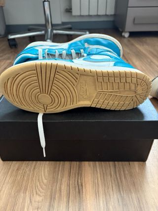 Botas Jordan 1 Mid Talla 40