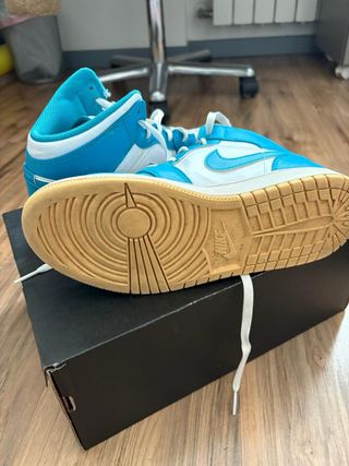 Botas Jordan 1 Mid Talla 40