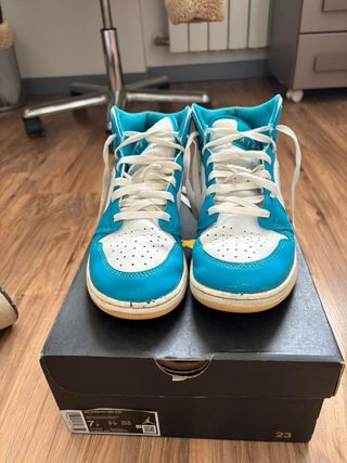 Botas Jordan 1 Mid Talla 40