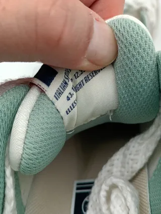 Scarpe Ellesse grigie e bianche n. 37