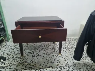 Mesita de noche clásica madera y mármol