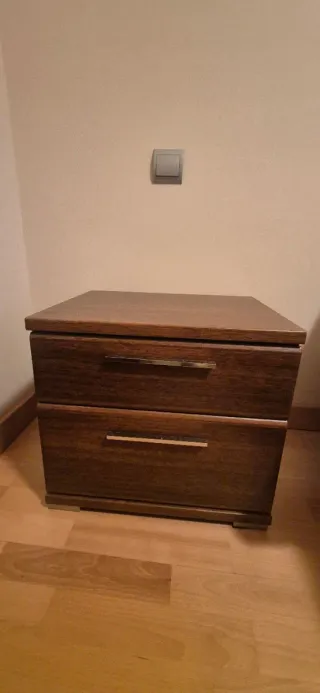 Cómoda de madera con espejo Mesitas de noche