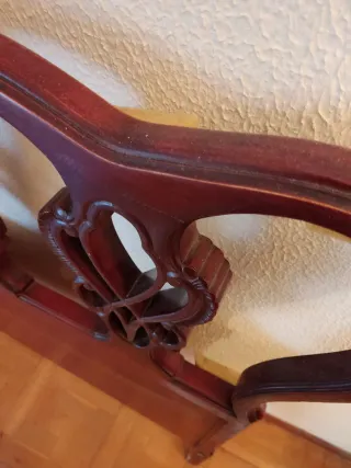 Muebles de dormitorio: cómoda y mesitas