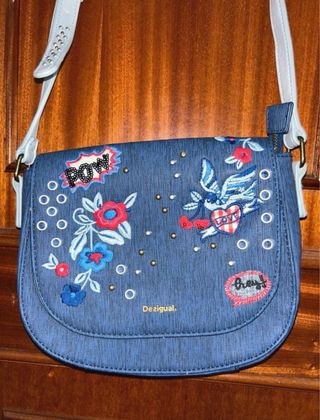 Bolso Desigual azul con bordados