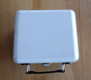 Mini maletín blanco y negro