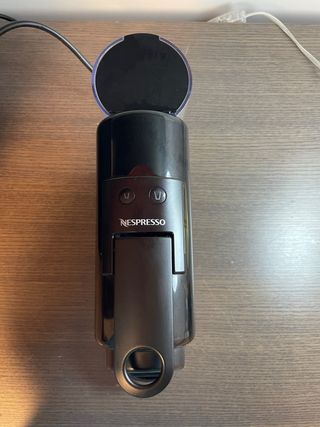 Cafetera Nespresso Essenza Mini DeLonghi