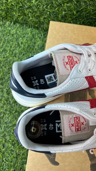 Zapatillas Munich Talla 40 Blancas y Rojas