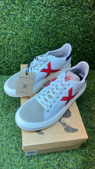 Zapatillas Munich Talla 40 Blancas y Rojas