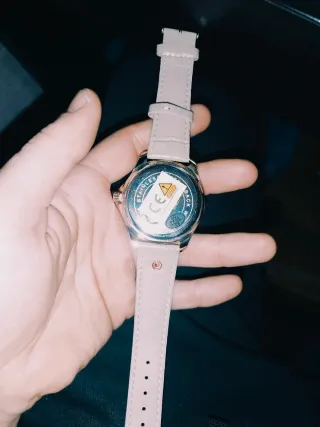 Reloj Poedagar Beige y Dorado