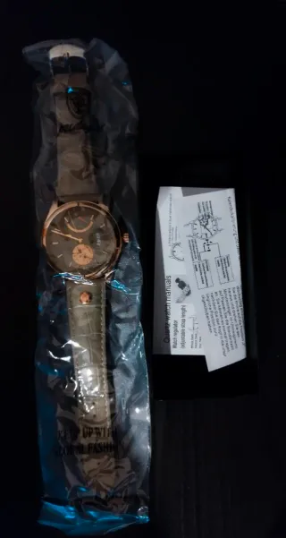 Reloj Poedagar Beige y Dorado