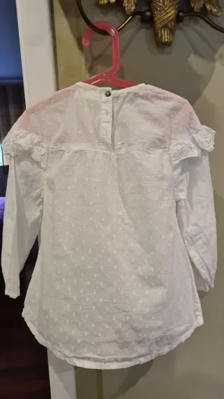 Camisa branca com bordado inglês ZY Tam 7-8 A