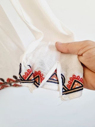 Anany T S Camisa blanca bordados étnicos