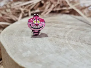Charm Gato Cheshire