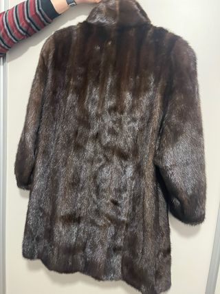 Abrigo de piel artesanal marrón