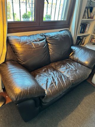 Sofá de 2 plazas de piel marrón