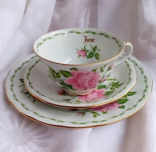 Trío de porcelana Junio