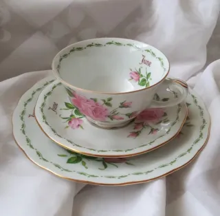 Trío de porcelana Junio