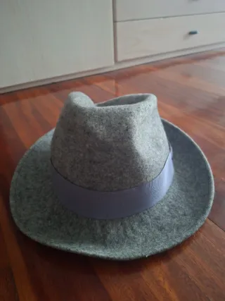 Sombrero gris mujer