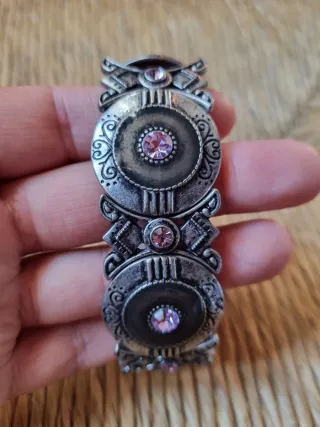 Pulsera plateada con cristales rosas