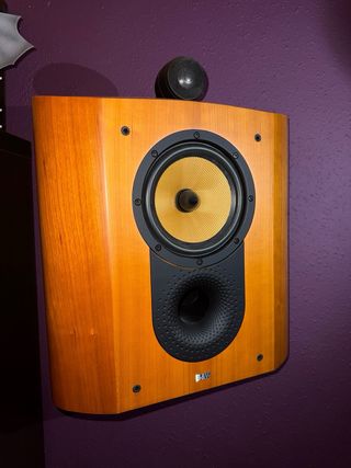 Altavoces B&W Nautilus.