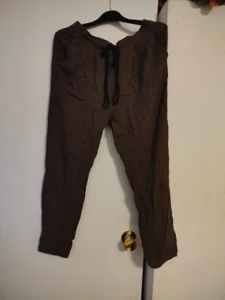 Pantalones marrones con cordón