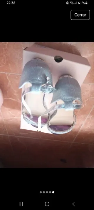 Sandalias plateadas con pedrería