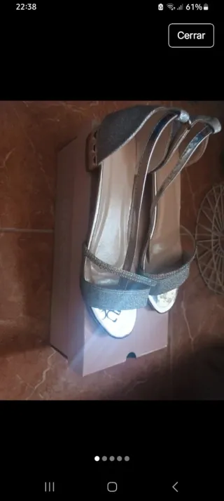 Sandalias plateadas con pedrería