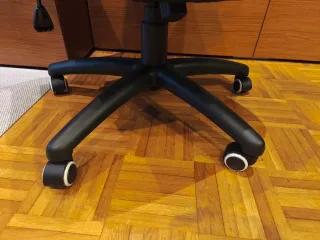 Silla de escritorio negra