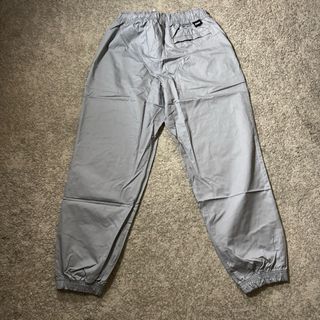 Pantalón Nike Gris